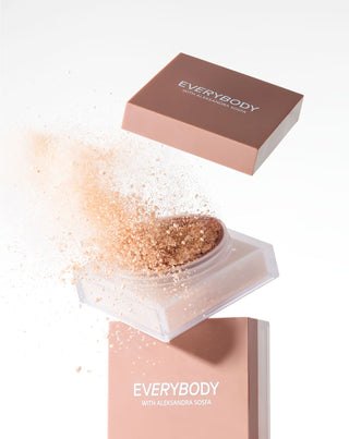 Smoothing face powder with a matte finish Everybody London