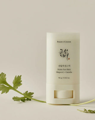 Matujący sztyft przeciwsłoneczny SPF50+ PA++++ Mugwort + Camelia Beauty of Joseon