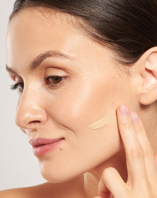 Nutridome moisturising BB cream SPF 50 with hyaluronic acid and vitamin C 02 Vanilla