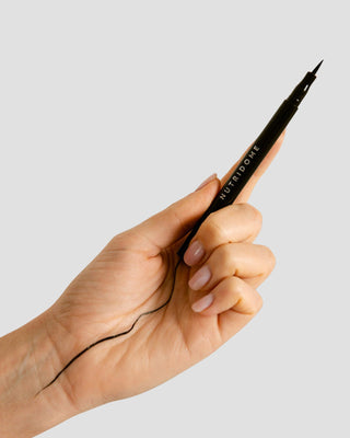 Nutridome pen eyeliner with a thin precision tip and natural dye