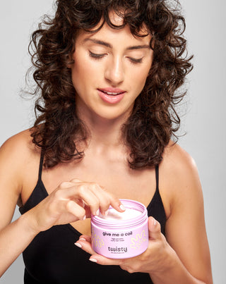 Twisty mask for curly, high porosity hair with shea butter and hemp oil
