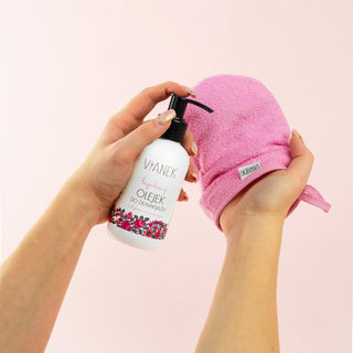 Vianek soothing make up remover oil for eyes, face, and lips with chamomile macerate