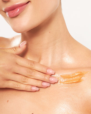Nutridome illuminating body oil with a glow effect with jojoba oil and argan oil