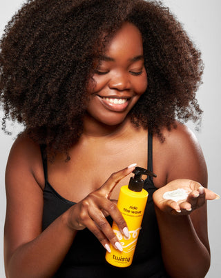 Twisty emollient conditioner for curly hair with rose and hemp oil