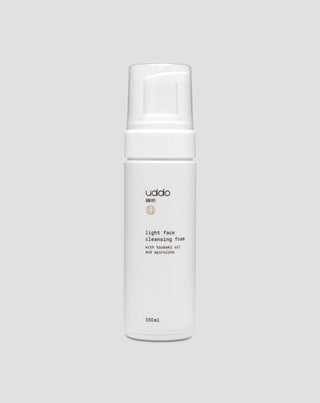 Cleansing foam with spirulina and tsubaki Uddo oil