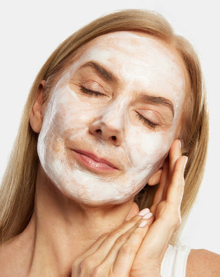 Aggie face mask with lifting effect, macadamia oil and vitamin E for 50+ skin