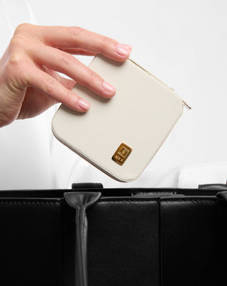Small jewelry box with compartments, rollers and hooks, cream Mys_2