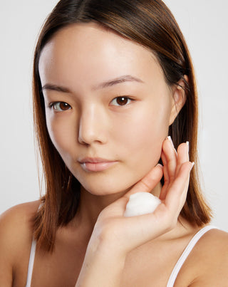 Cleansing foam with spirulina and tsubaki Uddo oil