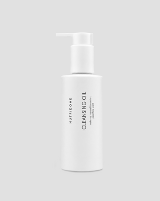 Cleansing oil for removing makeup and impurities from facial skin Nutridome