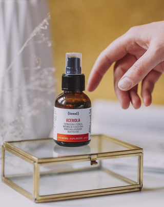 Citrus face Toner with AHA, Natural Oils and Niacinamide Acerola Iossi - 2
