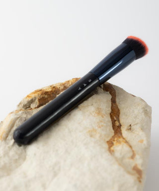 Say Makeup foundation brush with an angled head and flat bristles No. 7 - 2