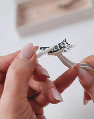 Bamm!Lashes Go Bold 2D false strip eyelashes for repeated use very soft