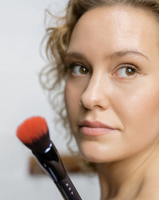 Say Makeup foundation brush with two bristle lengths for building coverage No. 8