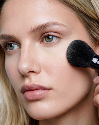 Loose, transparent finishing powder with a silky finish Nutridome - 3