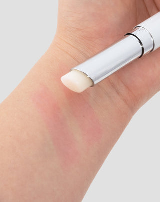 Aggie colour-changing lipstick with hyaluronic acid and vitamin E - 2