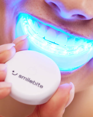 Teeth whitening kit with LED lamp and Light & Bright Smilebite whitening gel - 2