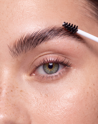 Brow lamination gel that sets and shapes without clumping Nutridome - 2